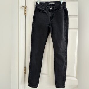 Stylish Black Skinny Jeans
